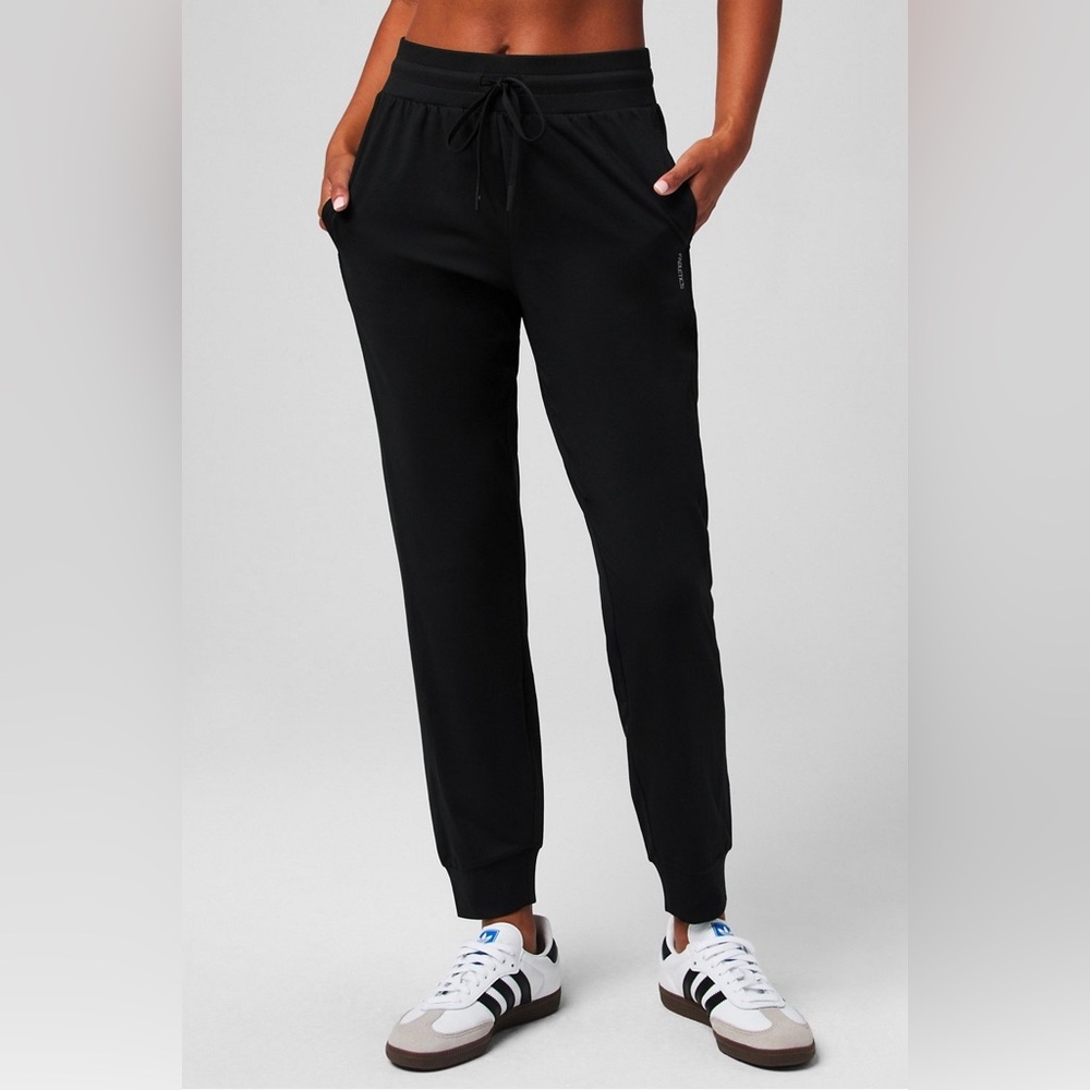 NWT Fabletics Cloud Jersey Jogger in Black